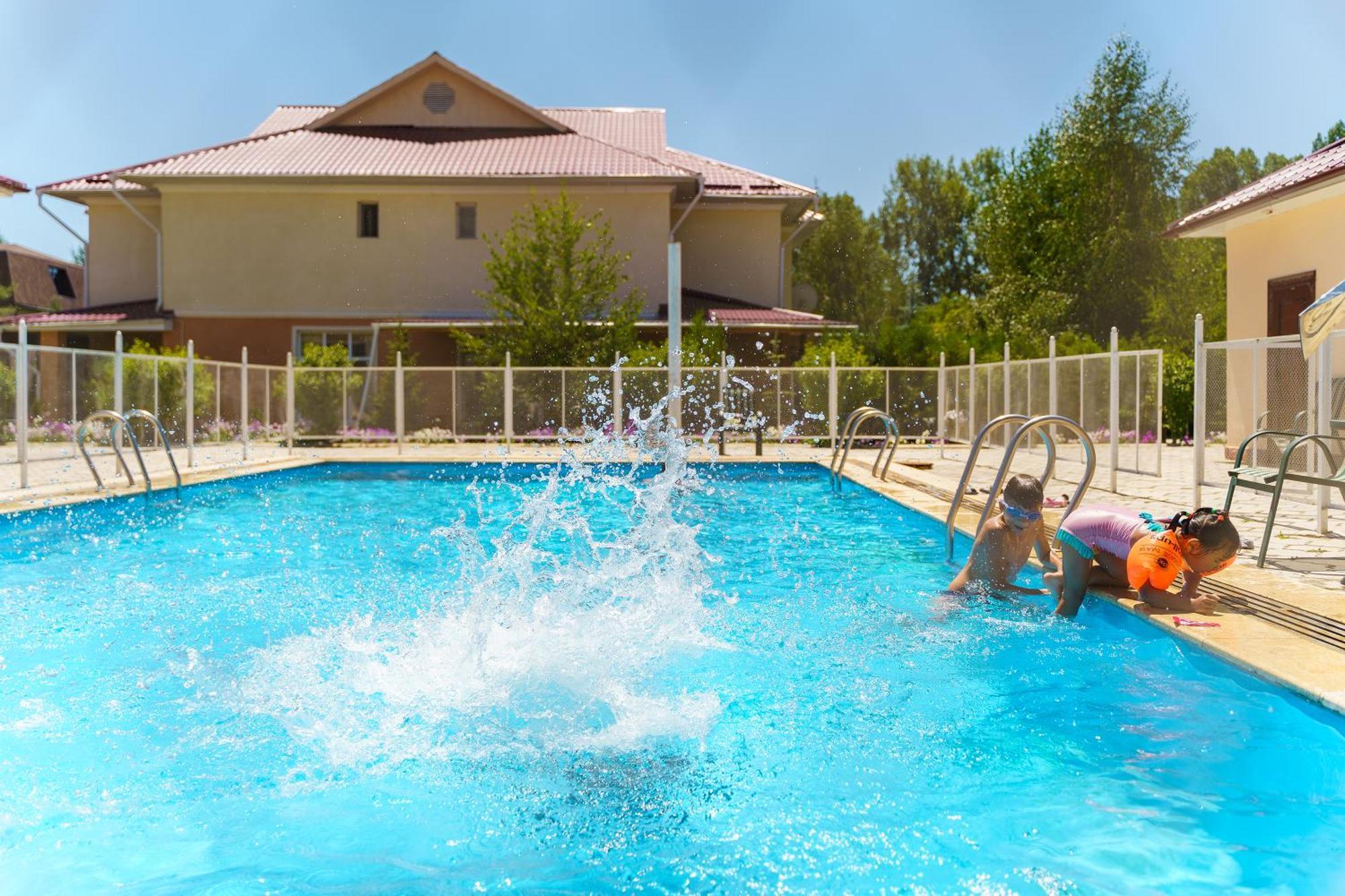 Talisman Village Hotel Bosteri Exterior foto